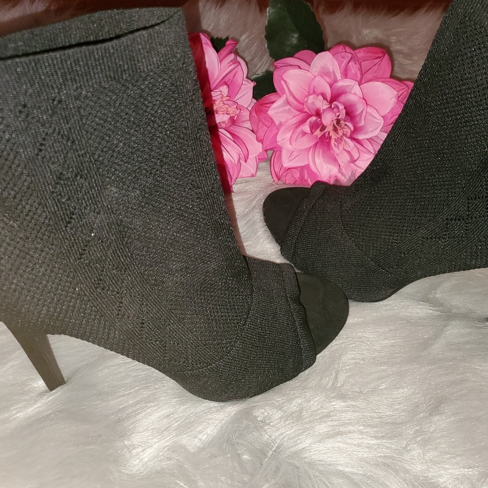 Peep toe booties (Blk)